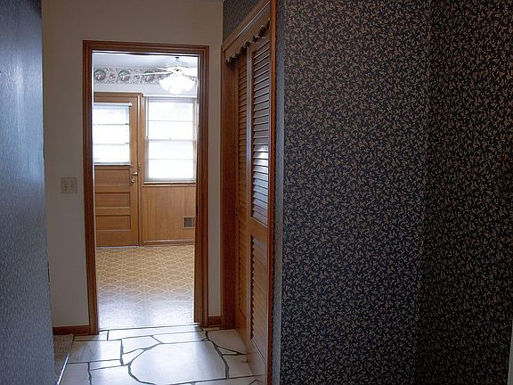 3rd image of 3354 S 114th St