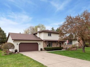1864 Evergreen Draw, Woodbury, MN 55125
