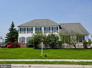 1363 Bee Jay Dr, York, PA