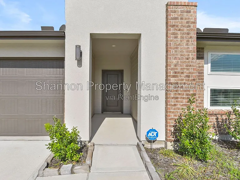 7915 Murciana Dr — Photo 4
