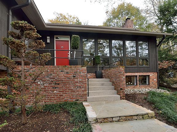 4th image of 7407 Rebecca Dr