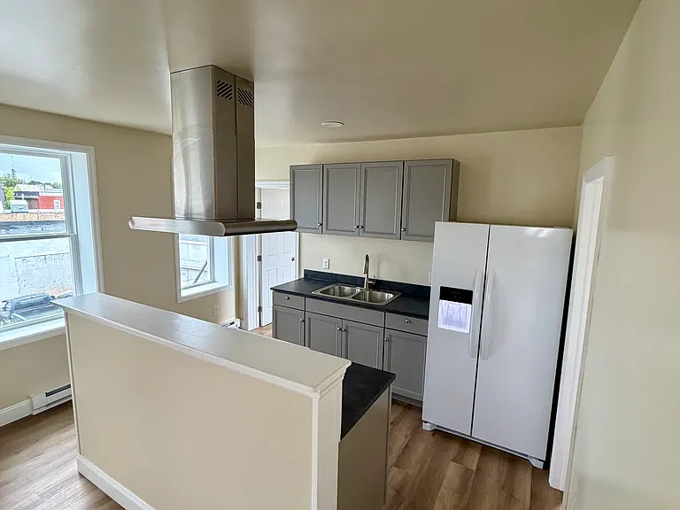43 Pike St #3 — Photo 6