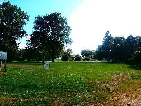 2nd image of 1607 Wadsworth Way
