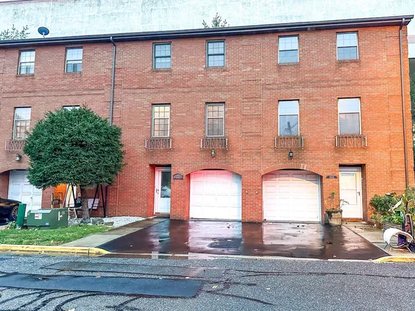 3669 Meadow Ln #3669, North Bergen, NJ 07047