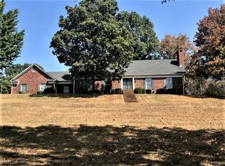 25 Grandview Dr, Fayetteville, TN 37334