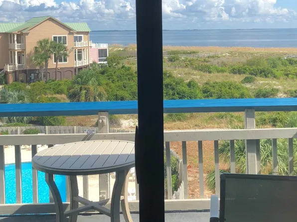 6 Harbor Dr N, Saint Helena Island, SC 29920