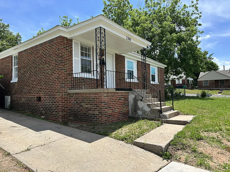 2300 Granada Blvd — Photo 10