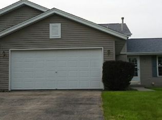 608 Berglund Rd, Pecatonica, IL 61063