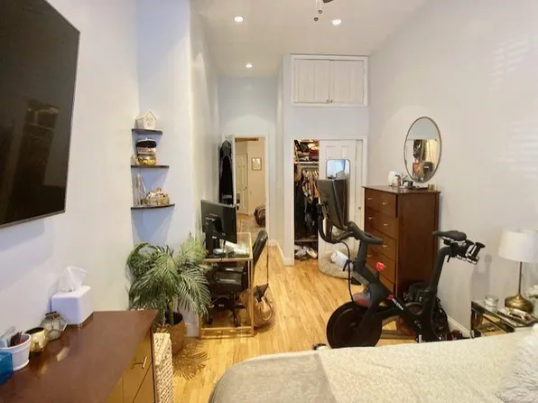 276 Prospect Park West image 10 of 11