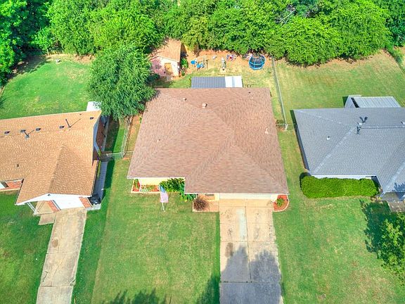 4th image of 1107 Berwyck Dr