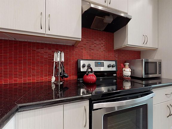 4th image of 215 N Kenwood St APT 103