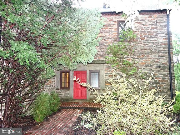 2nd image of 845 Dale Rd