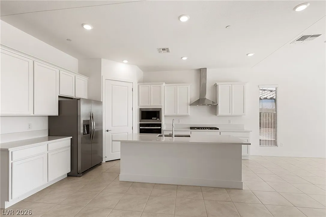 2 bed, 2.5 bath, 2302 sqft, $3,200 — Photo 3