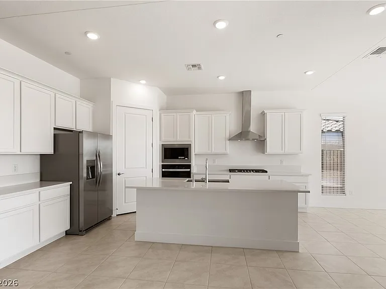 90 Crimson Stone Ct — Photo 3