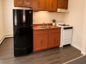 8 Exchange Ct, Waltham, MA