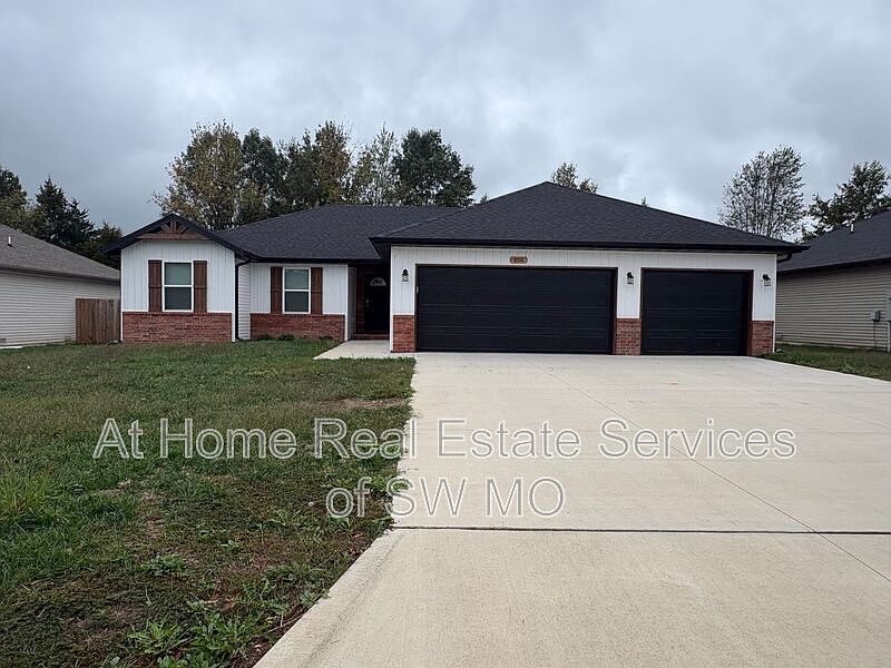 1st image of 206 Rosalie St