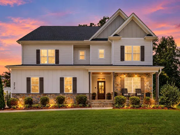 212 Utley Bluffs Dr, Holly Springs, NC 27540