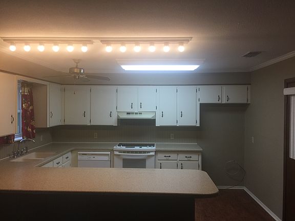 3rd image of 11116 Castleberry St