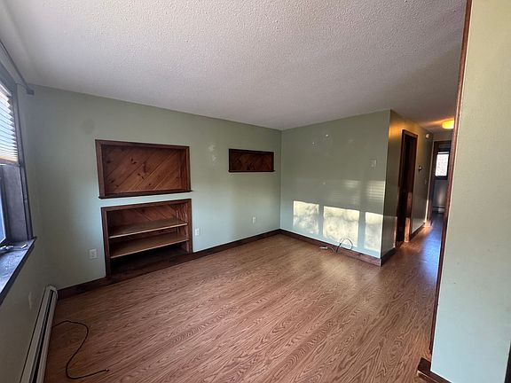 3rd image of 35 Maple St