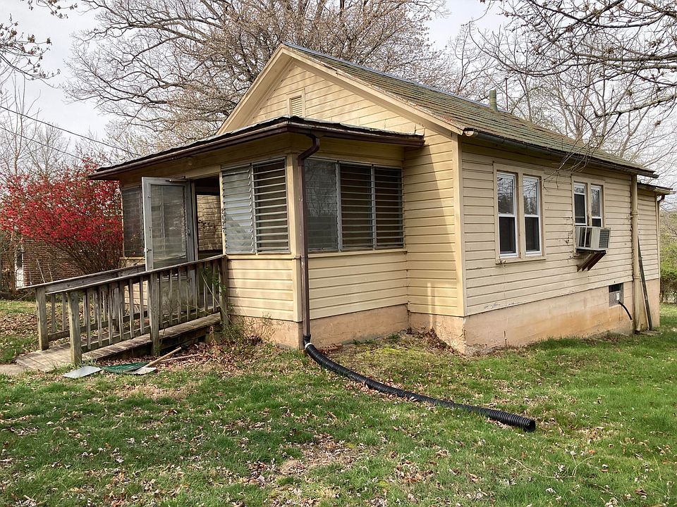 1st image of 2437 Hawthorne Ave