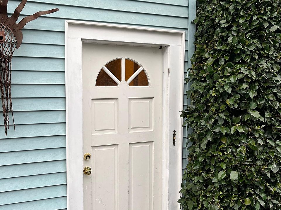 Private Entrance