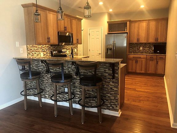 5th image of 7 Harvestwood Dr