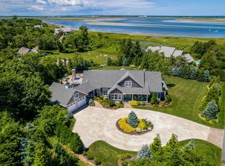 111 Harris Meadow Ln, Barnstable, MA 02630