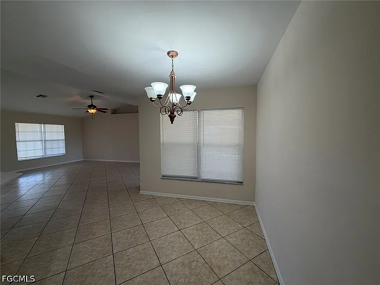 3527 NE 19th Pl — Photo 24
