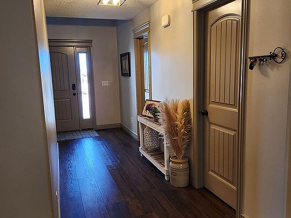 4th image of 121 Chandler Ln