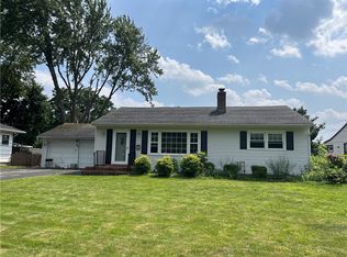 105 Norlane Dr, Rochester, NY 14622