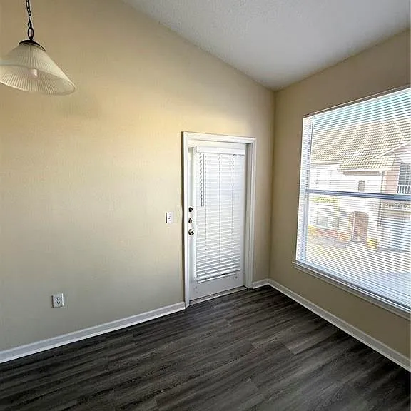 10446 Villa View Cir — Photo 15