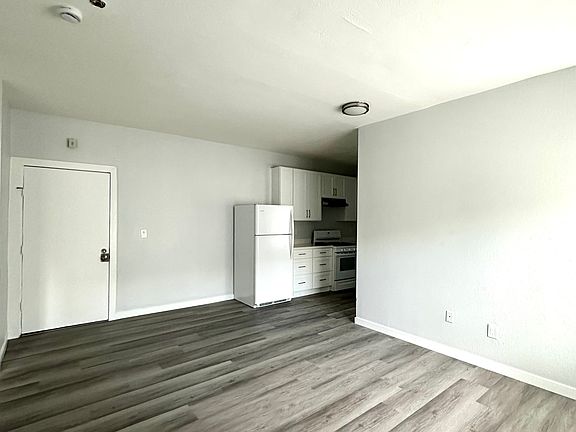 LOTS OF NATURAL LIGHT