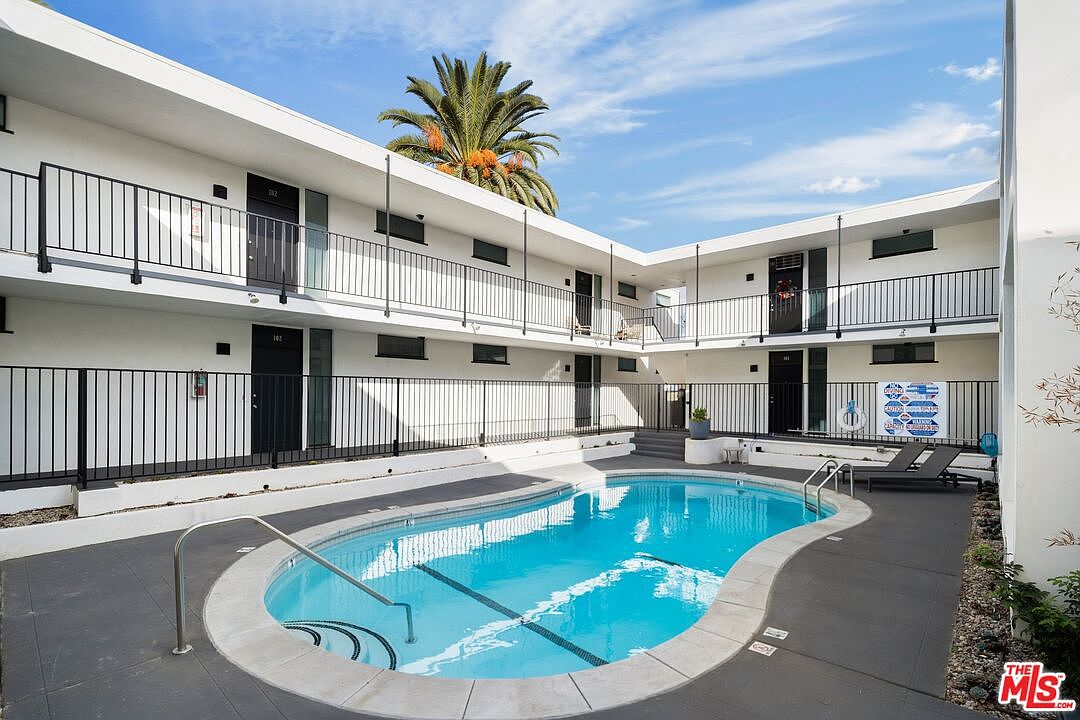 carousel photo #20 (MLS)