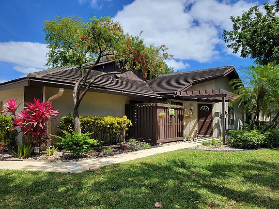 3rd image of 5061 Pine Drive