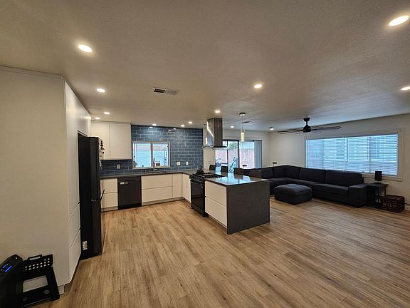 5th image of 2831 Mercury Dr