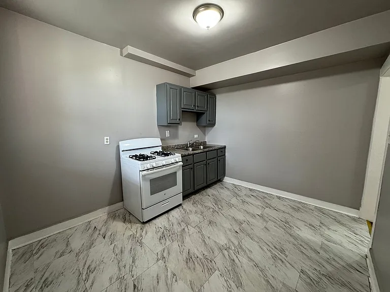 1617 W 78th St #2 — Photo 13