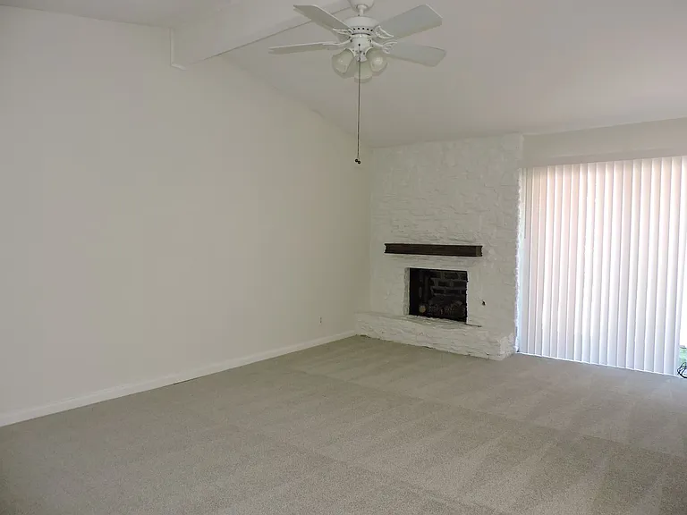 1625 Chippeway Ln — Photo 6