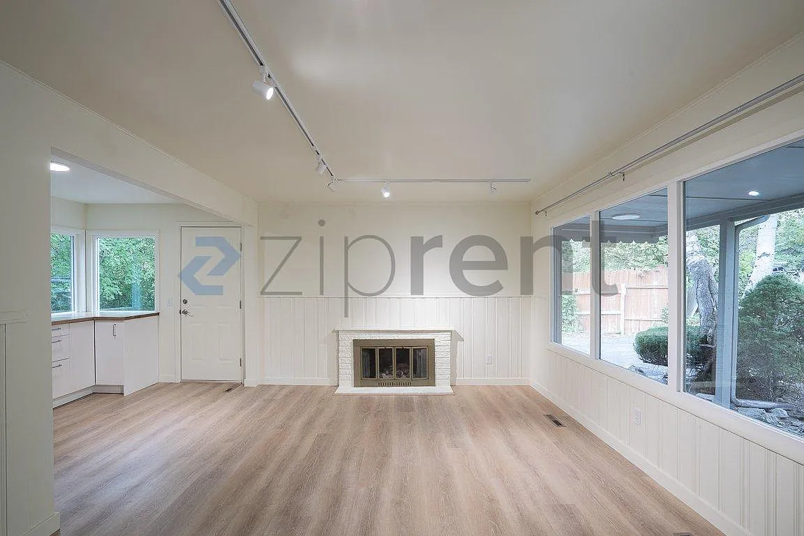 3 bed, 948 sqft, $2,900 — Photo 4