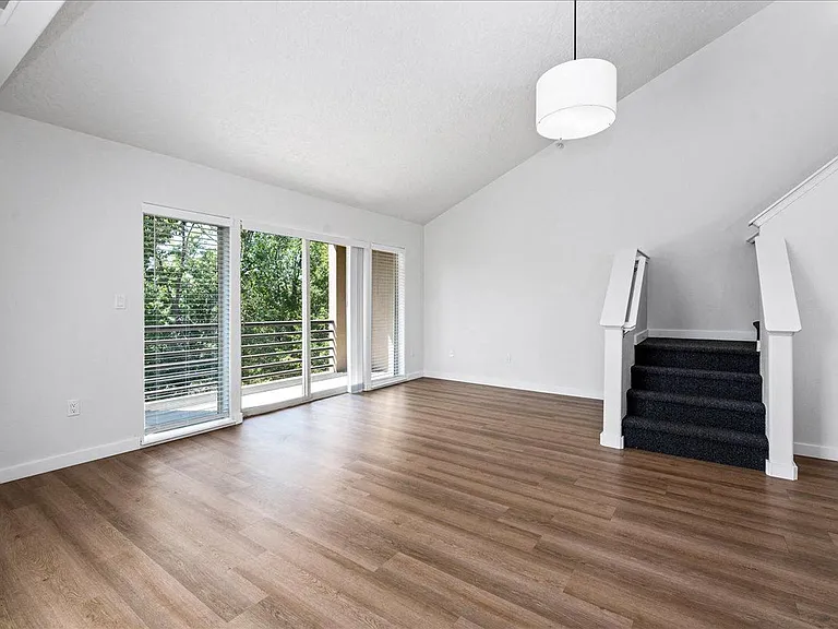 River Walk Apartments — Photo 10