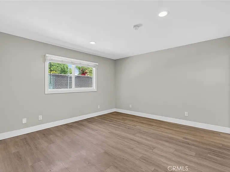 8416 Burnet Ave #7 — Photo 14