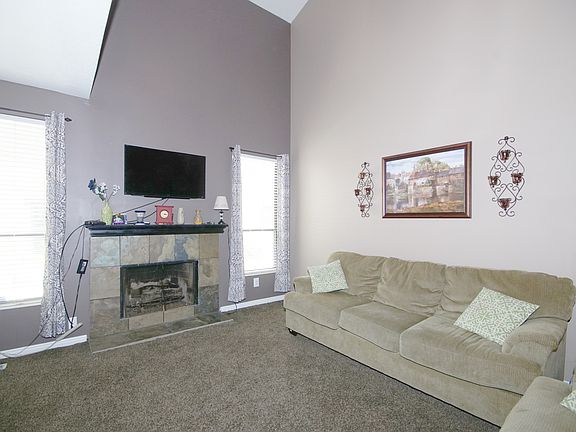 5th image of 768 E Oakwood Park Dr