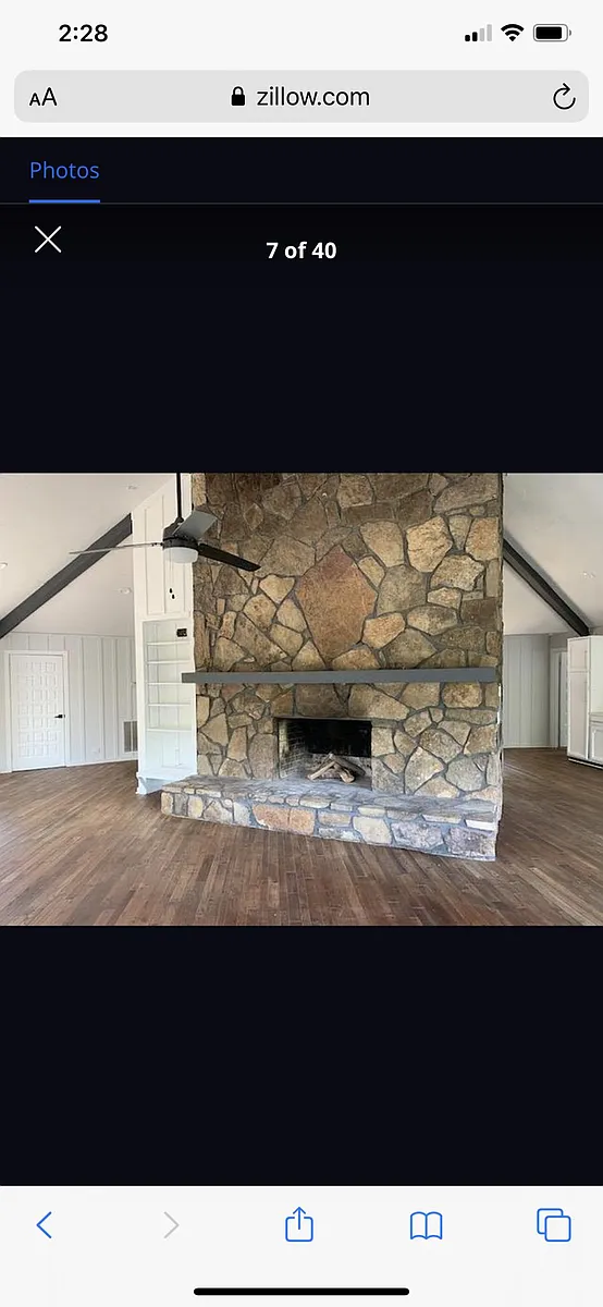 Building Photo - 1111 W Lakeshore Dr