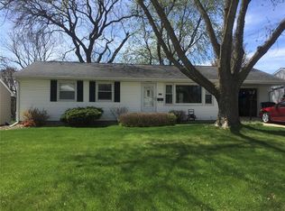 4021 Richmond Rd NE, Cedar Rapids, IA 52402
