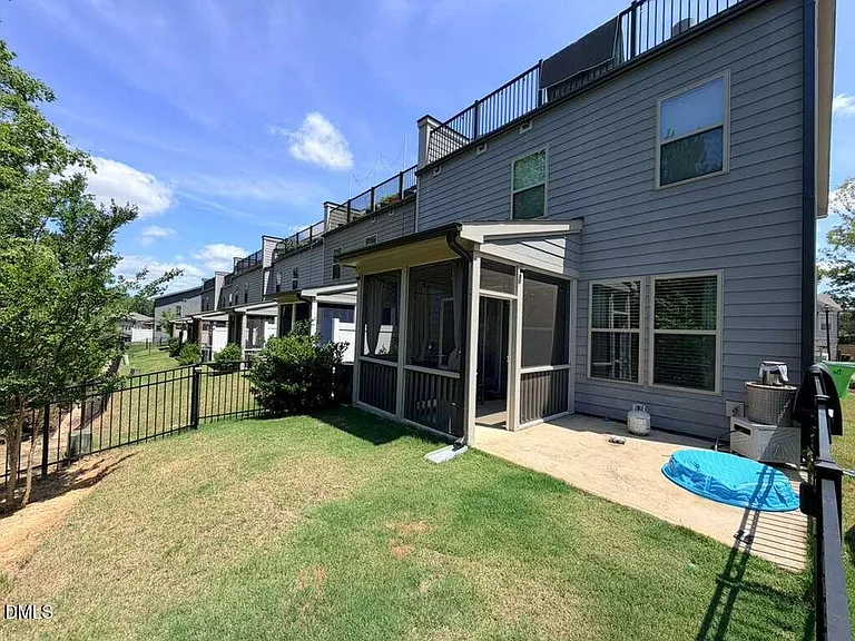 2222 Bohan Ct — Photo 20