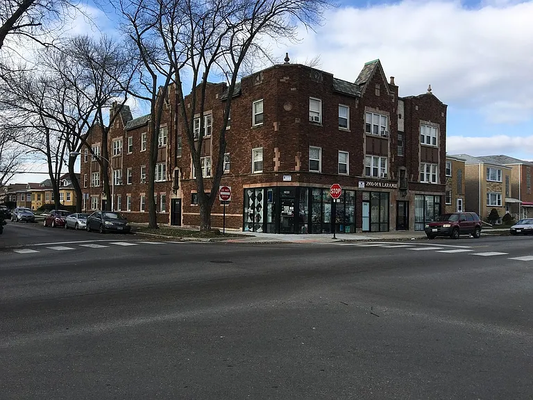 2900-04 N Laramie Avenue W George St #5200-06 — Photo 79