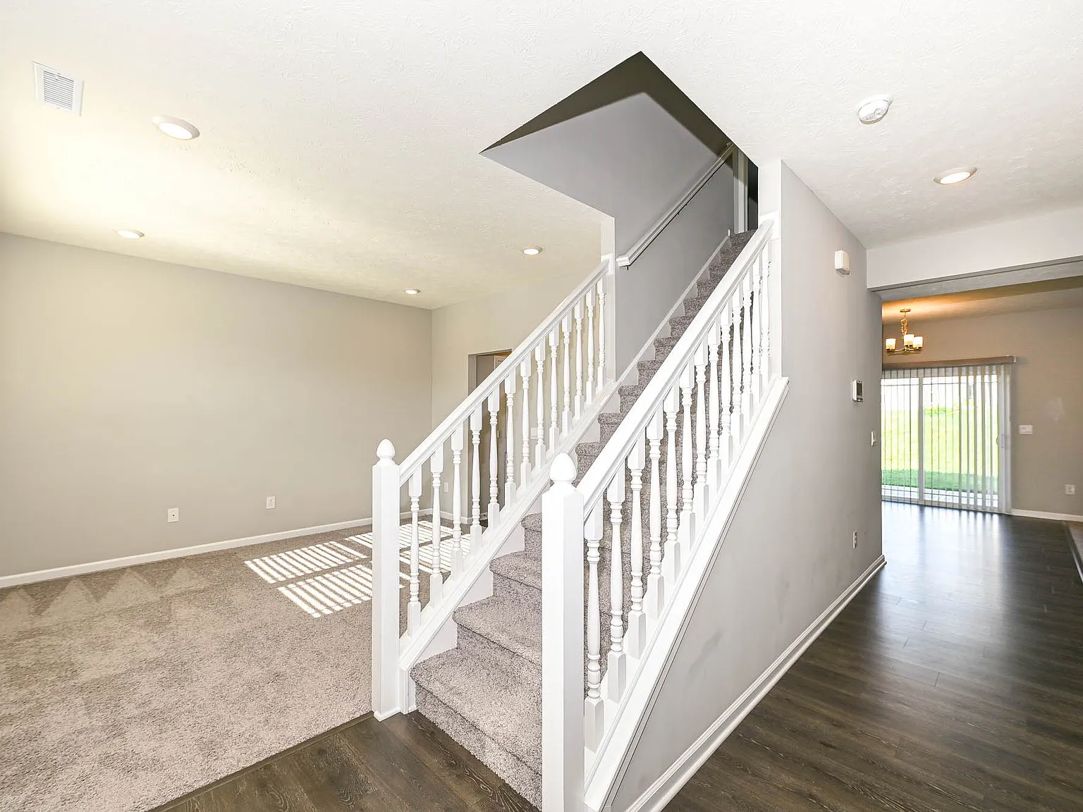 4 bed, 2.5 bath, 2263 sqft, $2,695 — Photo 4