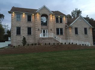 618 Casino Dr, Howell, NJ 07731