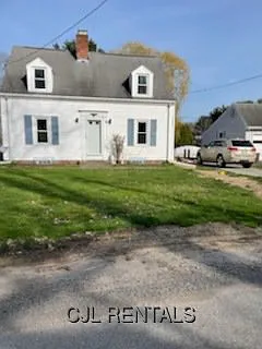 21 Woburn St Photo 1