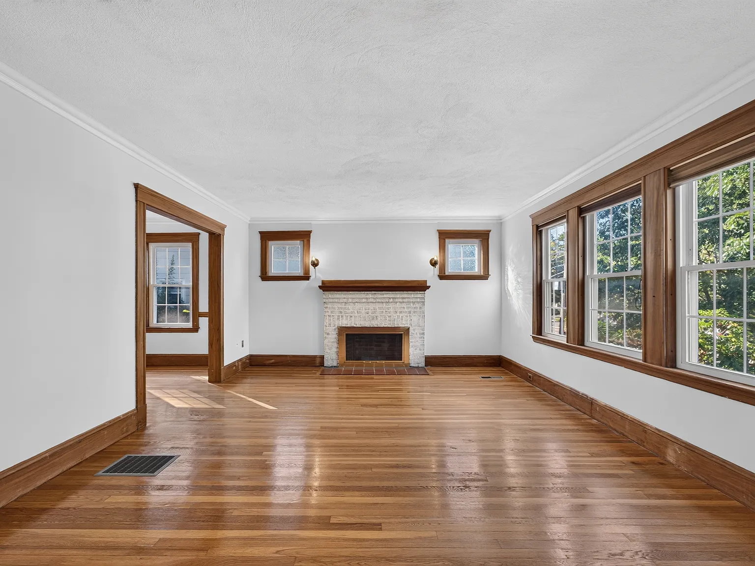 2 bed, 1095 sqft, $3,200 — Photo 4