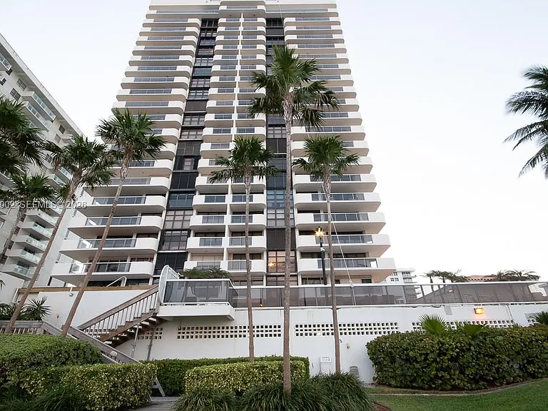 5757 Collins Ave #703 — Photo 1